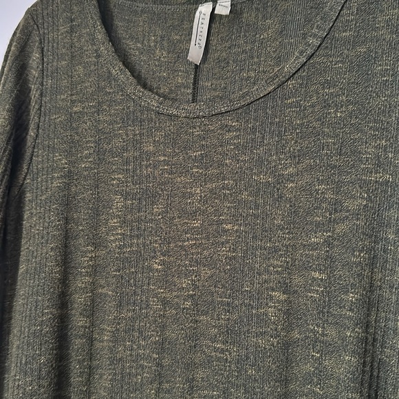 π10 Feathers, long sleeve, dark olive green dress, size M - Picture 4 of 7